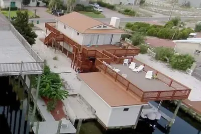 Image de Près de la plage *** avec un bateau