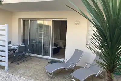 Image de Studio Alienor avec terrasse, jardin, wifi, centre ville, tout se fait à pieds