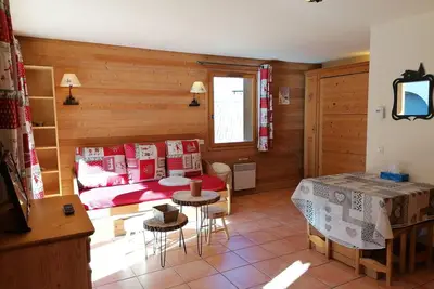 Studio spacieux et bien équipé, balcon, calme et proche nature à Pra-Loup 1500