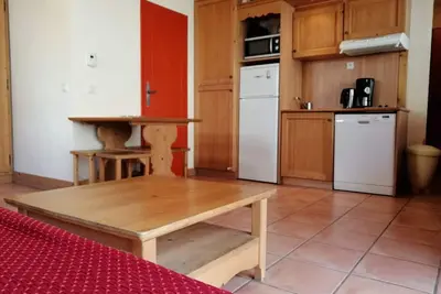 Grand studio style montagne avec balcon, au coeur des alpages pour 4 personnes à Pra Loup