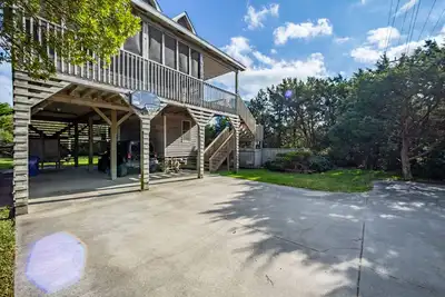 Image de Belle Oceanside Avon Nc Home avec piscine privée et HotTub