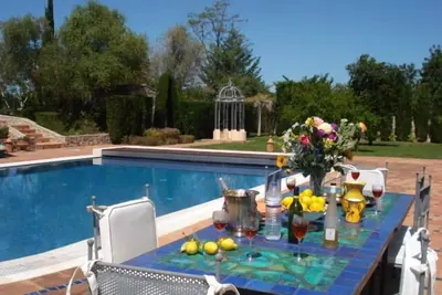 Image de Villa 5 ÉTOILES, Propre Piscine PRIVÉE Et Cour De Tennis, Jardins Et ENTRÉE FERMÉE