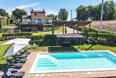 Image de Maison avec piscine privée (ouvert du 5 Mai), climatisation, grand jardin