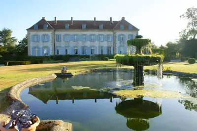 Image de Château de Sannat: privatisez l'aile ouest avec parc, piscine et tennis