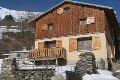 Image de Mountain chalet in a natural environment