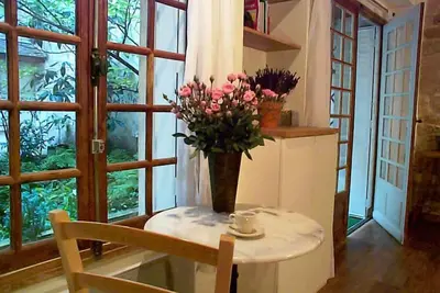 Image de Marais - Appartement de jardin romantique unique au cœur de Paris