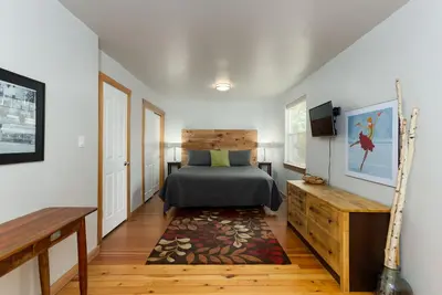 Image de Gem au milieu du virage! Marchez partout dans le district de Galveston. Deux maîtres, bain à remous