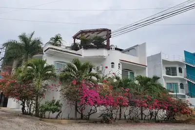 Image de Casa Jeanette, New Grande maison avec piscine privée à Golden Zone