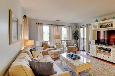 Image de Belle villa à quelques pas de la plage, du golf, des restaurants et bien plus encore!