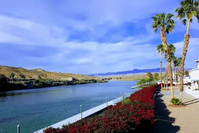 Riverfront Condo With Resort Like Commodités