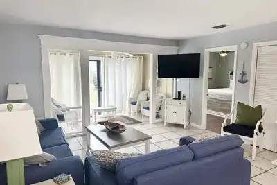 Image de 2br-Chateau La Mer 5b☀️Open du 12 au 14 mai 530 $! ☀�� Walk 2 Beach - Pass Piscine & Fun!