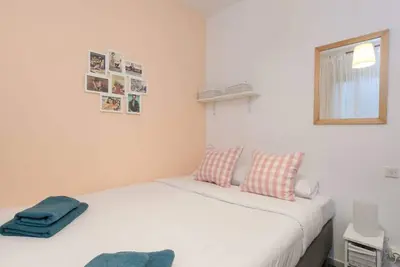 Image de Charmant appartement à côté du parc Gaudi Guell