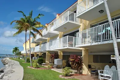 Image de Vues sur la baie depuis ce charmant condo de 2 chambres à coucher - Futura Townhome 708