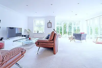 Image de Belle maison dans un endroit tranquille
