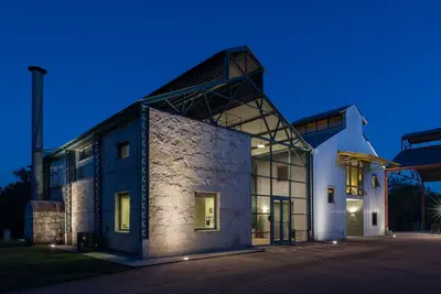 Image de Superbe architecture dans un cadre spectaculaire Hill Country