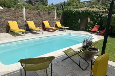 Image de Villa climatisé avec piscine privé - prise pour charger vehicule electrique