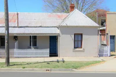 Image de 250 William - Bathurst Nsw<br>3 chambres à proximité du Mont Panorama et du Cbd