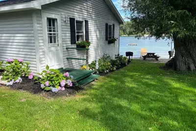 Image de Traverse City's Silver Lake, Direct sandy beach waterfront on all sports lake.