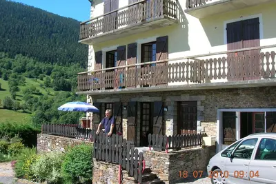Image de Appart 70 m², grande terrasse, parking, entouré de montagnes à 980m d'altitude.