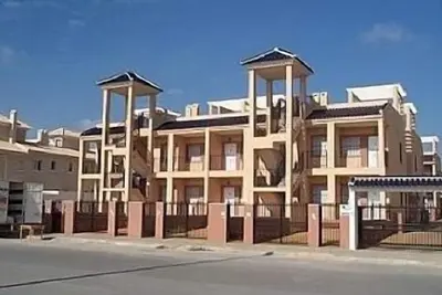 Image de Appartement sur le toit dans un complexe familial sécurisé