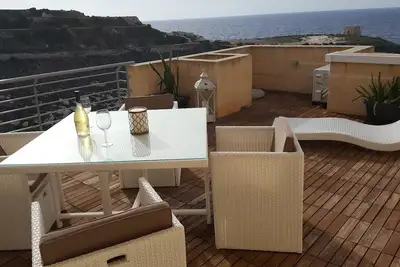 Image de Appartement avec vue exceptionnelle sur la mer et la falaise