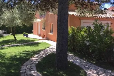 Image de Villa dans un domaine agricole avec piscine commune tout près des plages