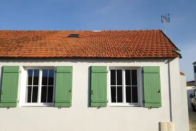 Charmante maison Charentaise sur l’île d’Oléron, et sa Cabine de plage