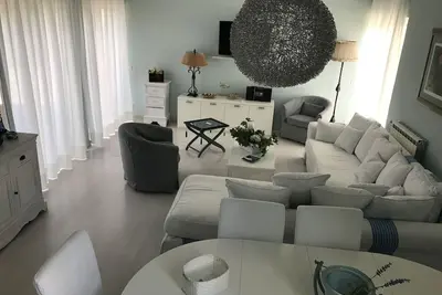 Image de Fregene. Belle villa pour profiter de Rome et de la plage. Bon prix, bon service.