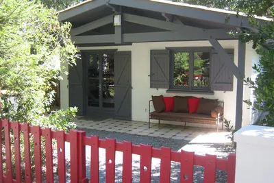 Image de Petite maison de pêcheur rénovée à proximité du lac d' Hourtin.