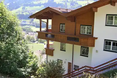 Image de Eh bien entretenu, appartement calme et ensoleillé, avec de superbes vues panoramiques