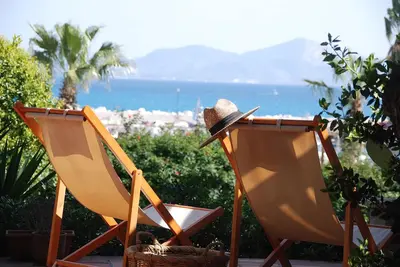 Image de Villa Front De Mer À Athenes Riviera