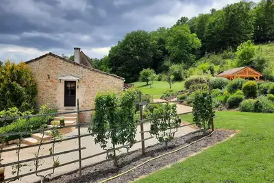 Image de Grande maison avec piscine à la frontière du Périgord Noir - Léobard. Cul de sac