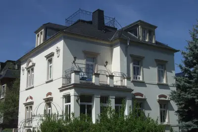 Image de Appartement spacieux et adapté aux enfants avec une grande terrasse sur le toit
