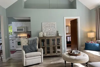 Image de Charmant refuge privé proche de tout avec accès au lac