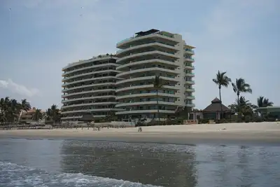 Image de Terrasse De L'Ocean -Livre Semana Santa. . Envoyez moi un email