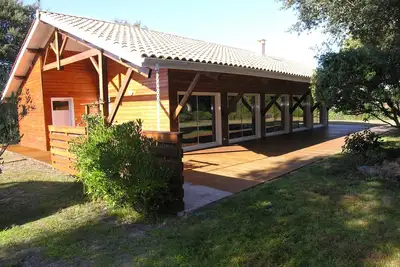 Image de Maison de 143 m2 sur terrain de 1423 m2 capacité d'accueil 11 personnes\nPiscine
