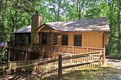 Image de Brandywine Cabin - 2 Br 2 Ba - Immense véranda grillagée - Wifi