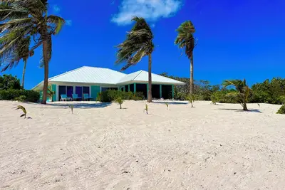 Image de Private Beach House-Awesome Sea Views - Plage de sable - Isolement total