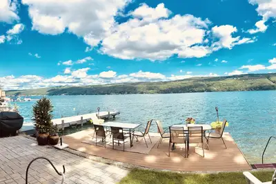 Image de 10% De RÉDUCTION Juillet Nouveau Pvt. Docks / Decks Maison De Lits Neufs Sur L'Eau