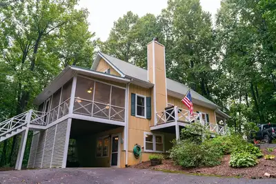 Image de Magnifique Saluda Mountain Home