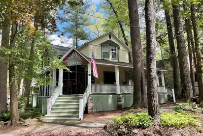 Image de Cottage spacieux avec porches de charme dans le mont. Gretna - Hershey / Manheim, Pennsylvanie