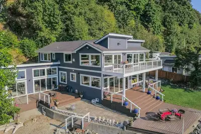 Image de Million Dollar Beachfront Home - 5 chambres - 5 salles de bain - 12 personnes