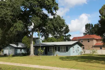 Image de Chalet professionnel sur un terrain de 1/2 acre dans un cadre champêtre paisible