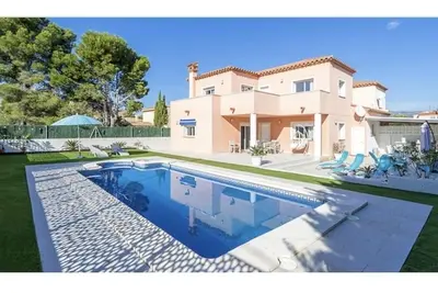 Image de Magnificent Villa / Summer Kitchen 8 pers. Pool /Wifi/Netflix 4 bd/2 baths