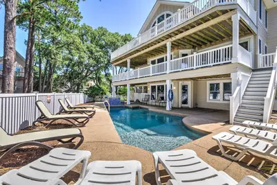 Image de Série Signature - Couchers de soleil inégalés dans cette beauté de 6 chambres.