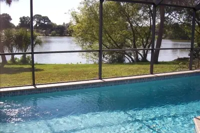 Image de Accueil Tranquil Lake avec piscine et accès à la plage privée