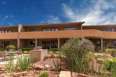 Image de The Garden Suite # 2 @ Vista Ridge Sedona - Condo de luxe avec 2 chambres et 2 salles de bain