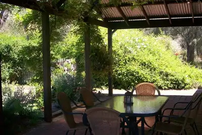 Image de Silversprings cottage situé dans un beau jardin de chalet