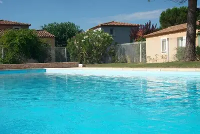 Image de Villa sur golf de la Valdaine : calme, verdure, piscine, soleil.