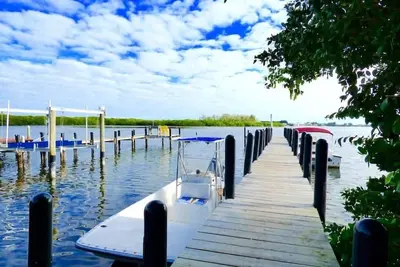 Image de Seahorse Hideaway! Golf Cart, Kayaks / Paddle board! Proche de la plage!